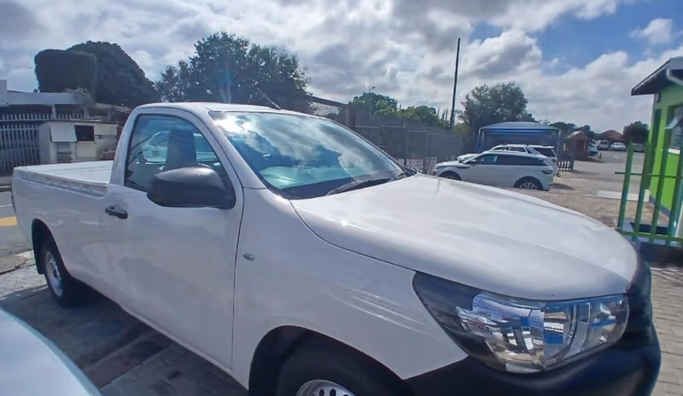 2023 Toyota Hilux LOW BASE TOYOTA HILUX 2.4