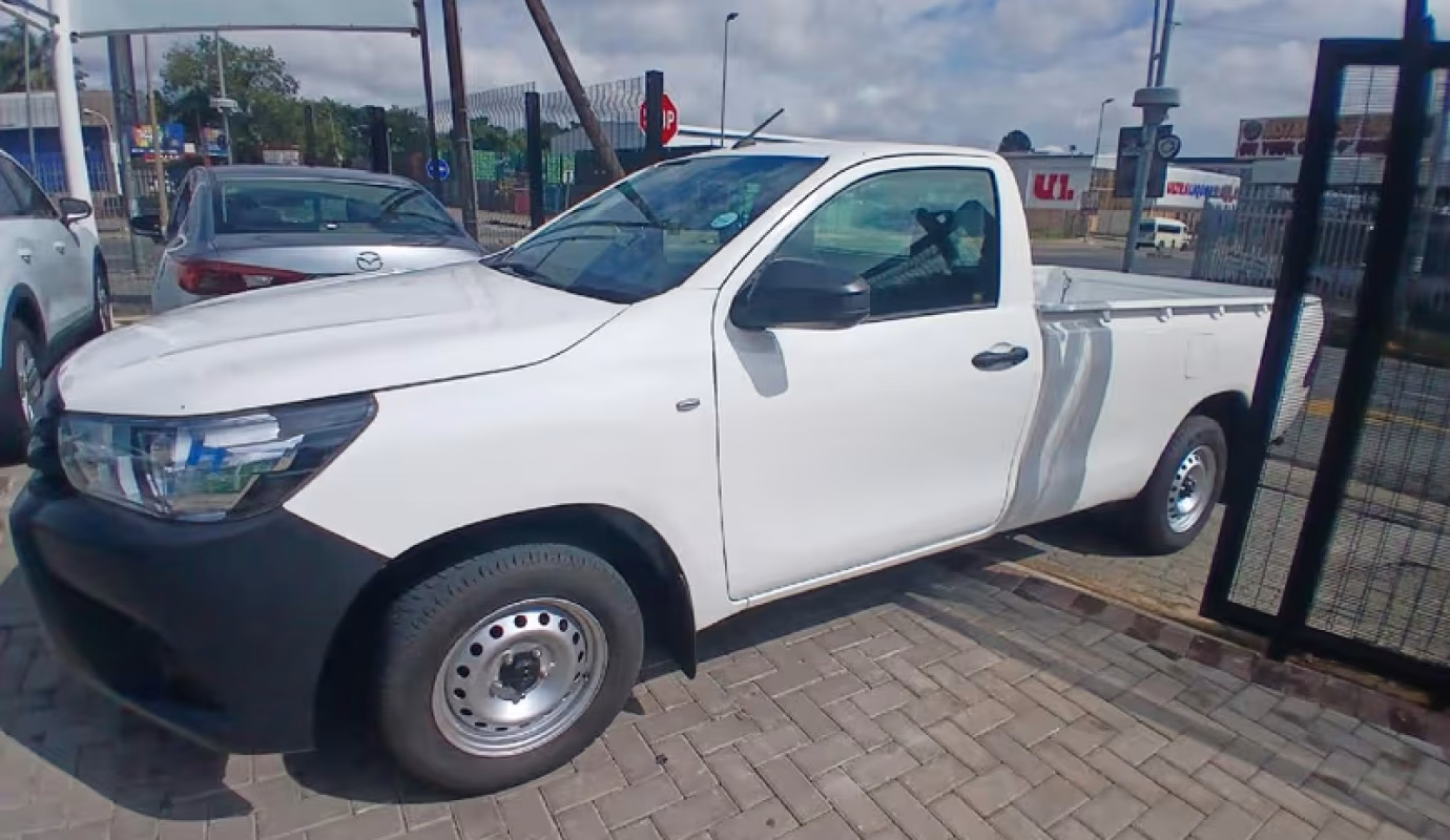 2023 Toyota Hilux LOW BASE TOYOTA HILUX 2.4
