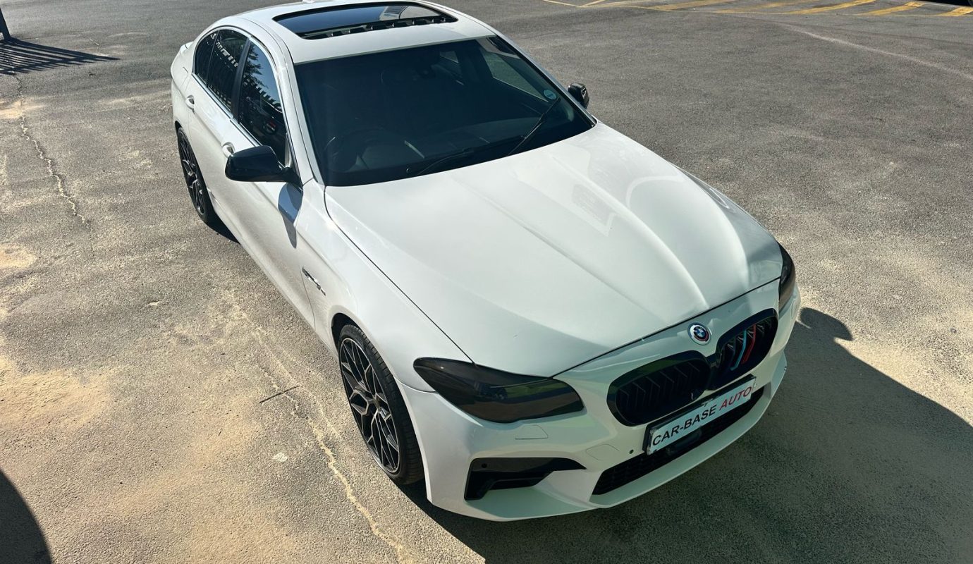 2011 BMW F30 523i M-Sport