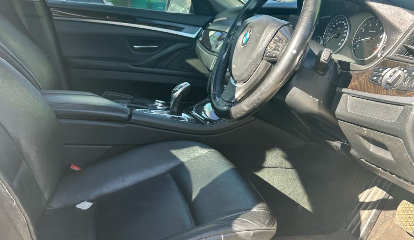 2011 BMW F30 523i M-Sport
