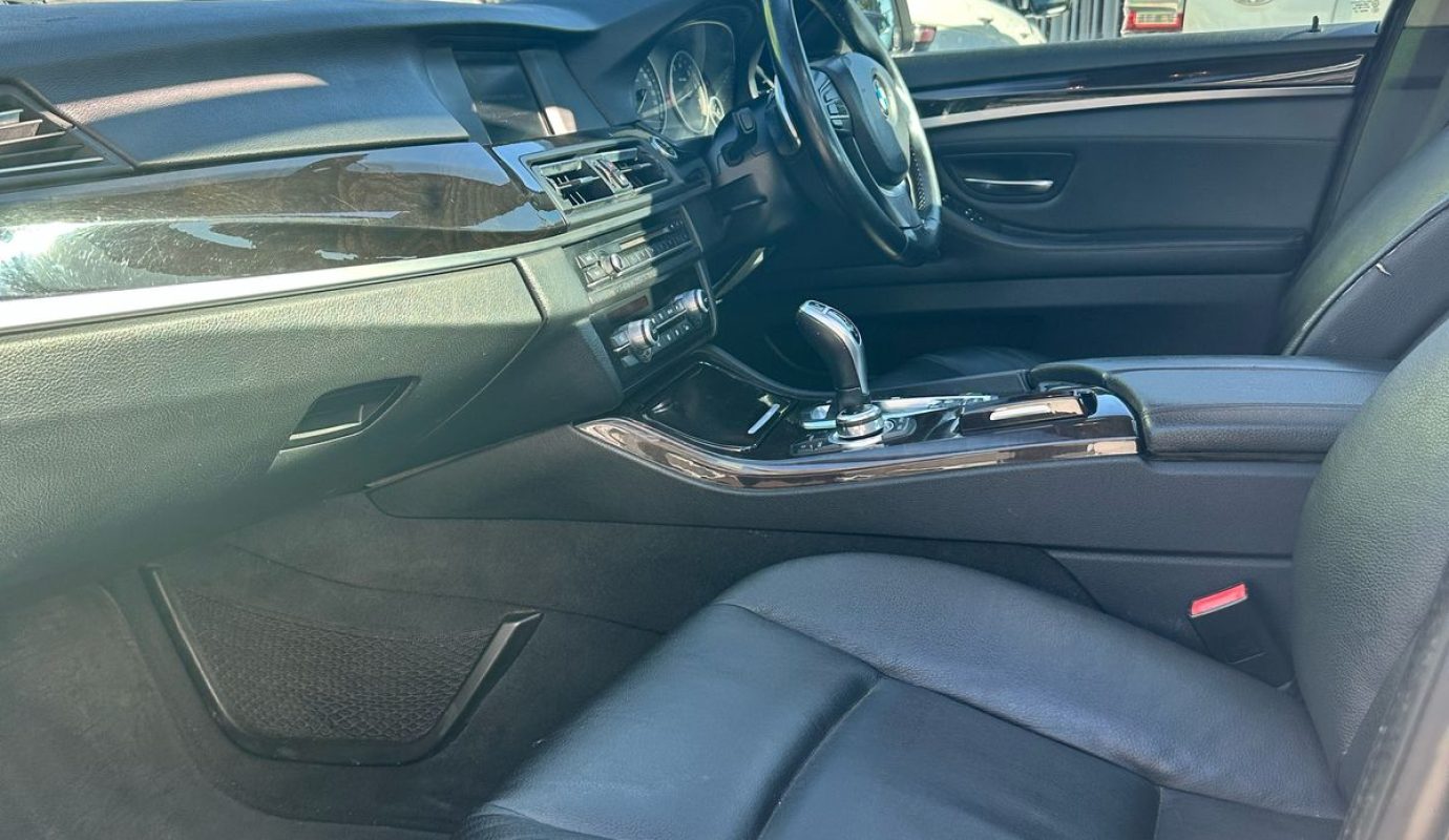 2011 BMW F30 523i M-Sport