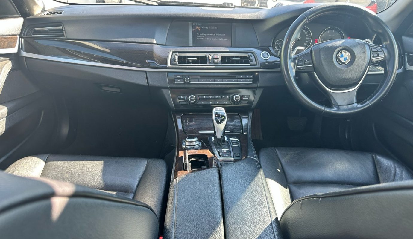 2011 BMW F30 523i M-Sport