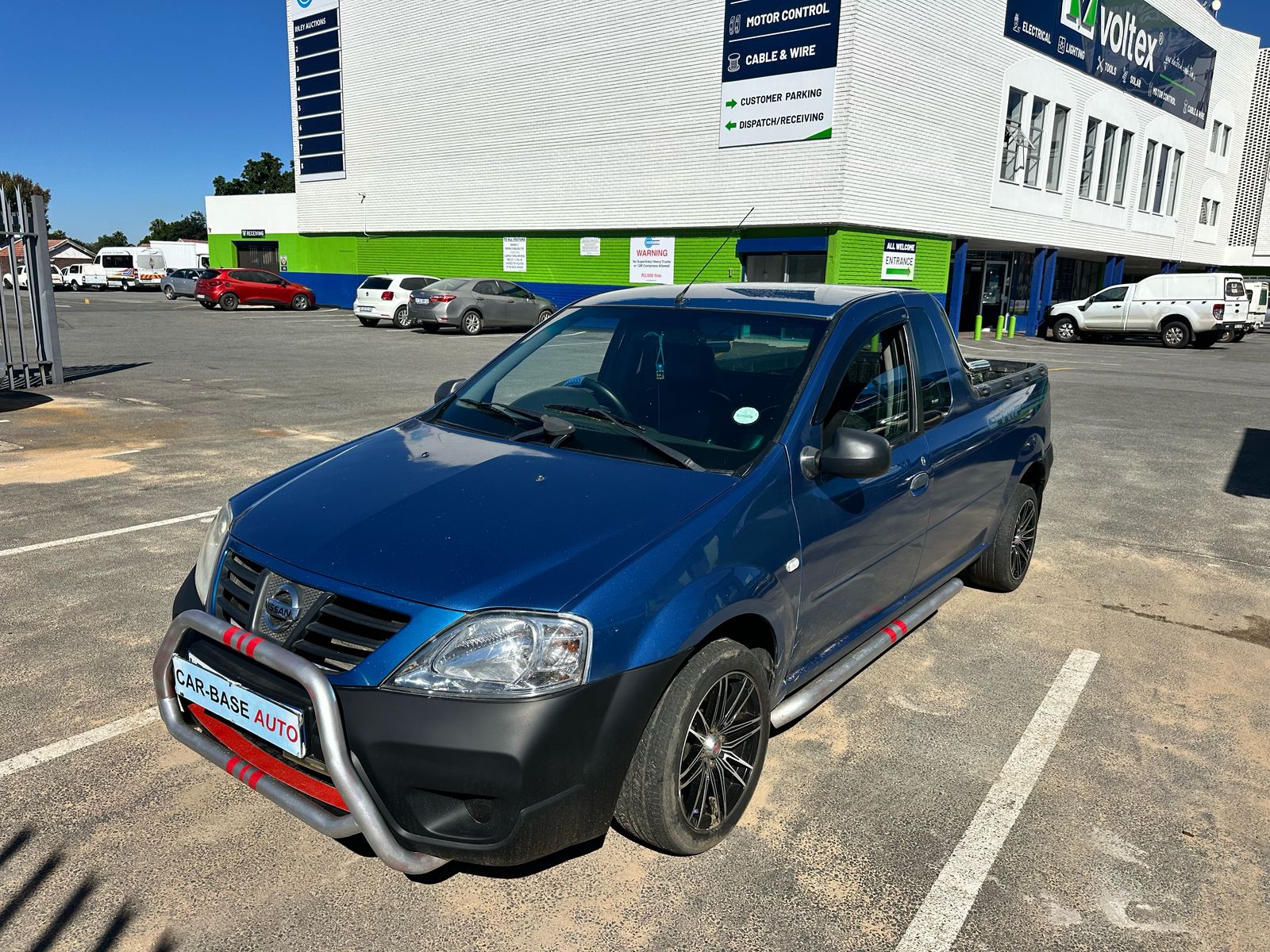 
								2015 Nissan NP200 1.6 full									