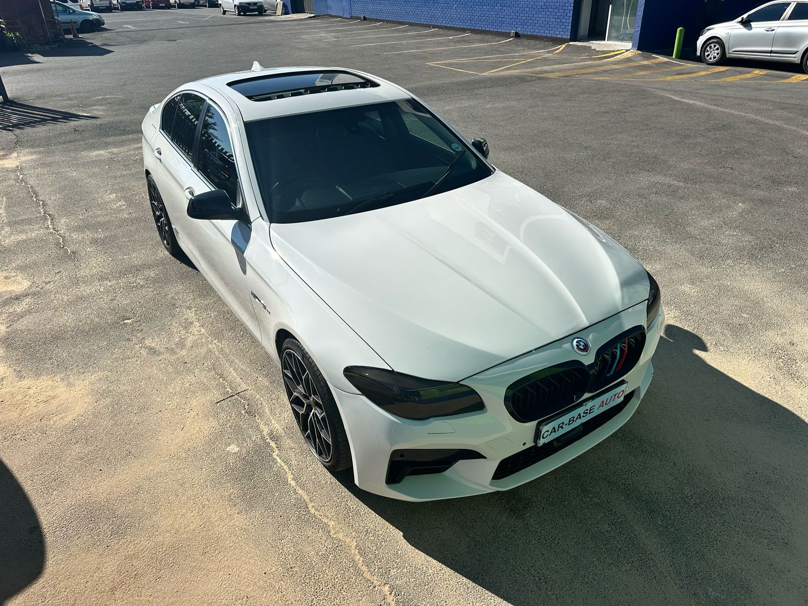 
								2011 BMW F30 523i M-Sport full									