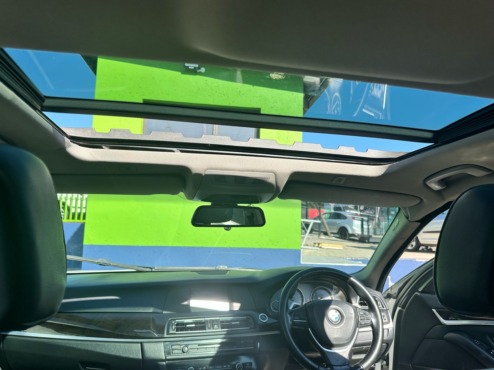 
								2011 BMW F30 523i M-Sport full									