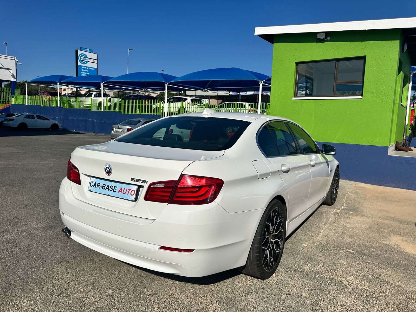 
								2011 BMW F30 523i M-Sport full									
