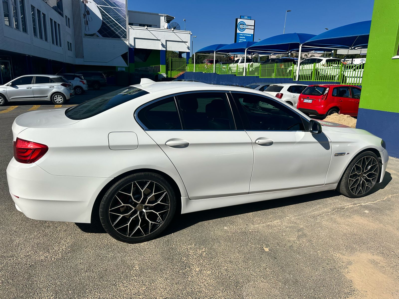 
								2011 BMW F30 523i M-Sport full									