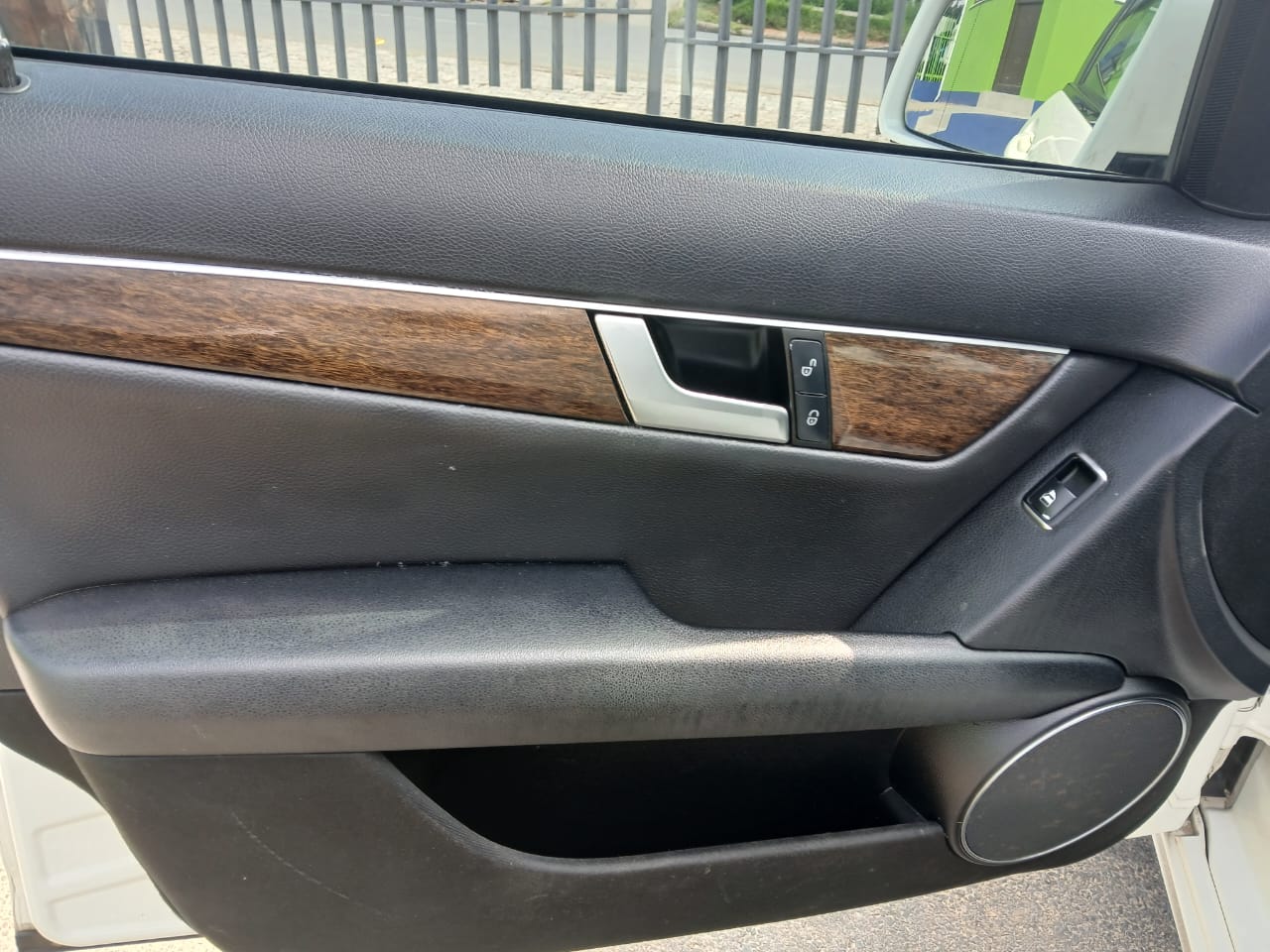
								2012 Mercedes Benz C180 full									
