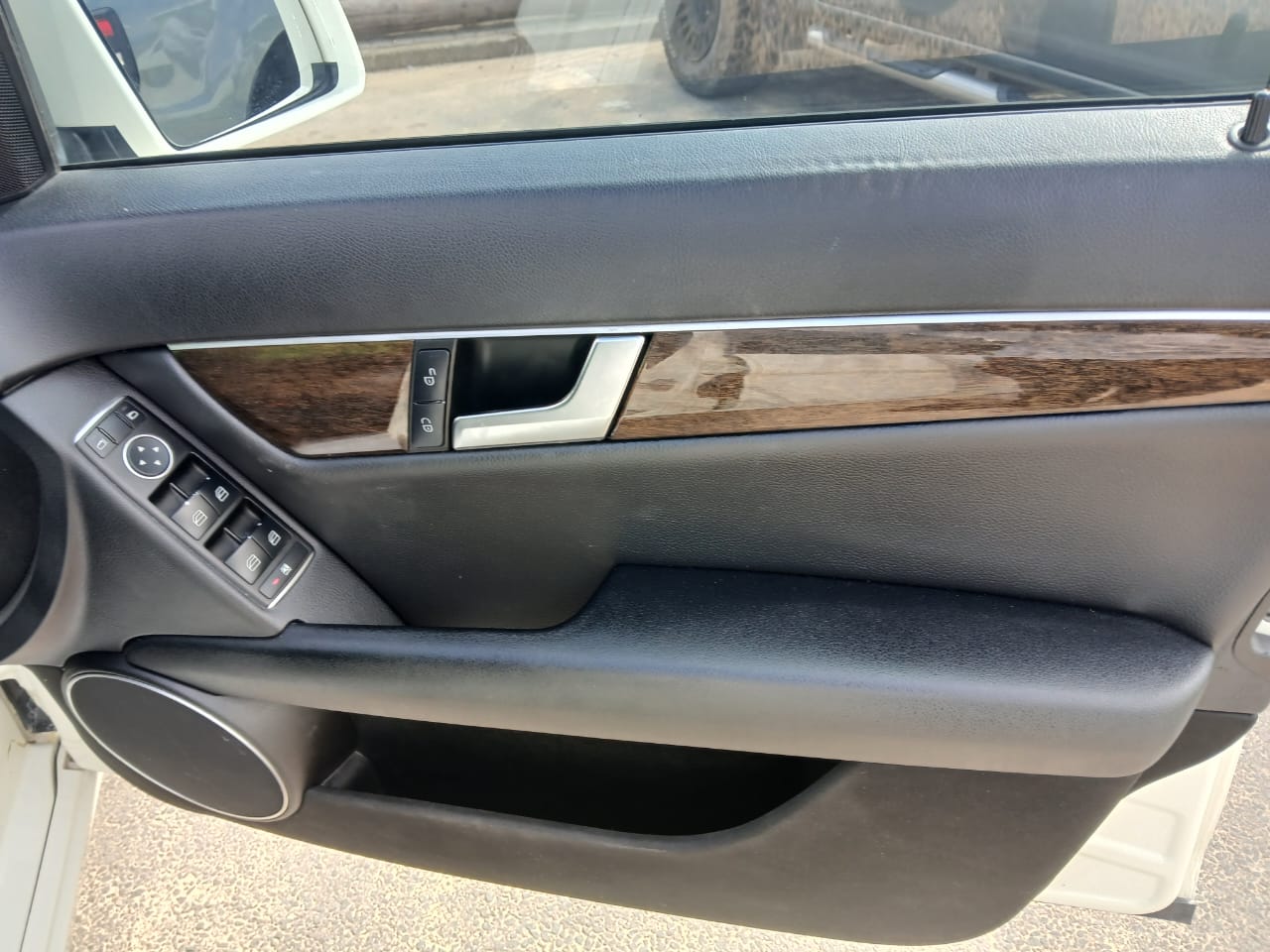 
								2012 Mercedes Benz C180 full									