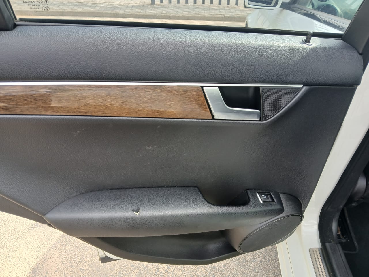 
								2012 Mercedes Benz C180 full									
