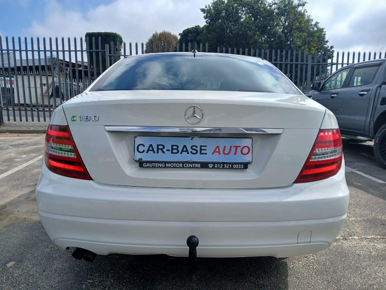 
								2012 Mercedes Benz C180 full									