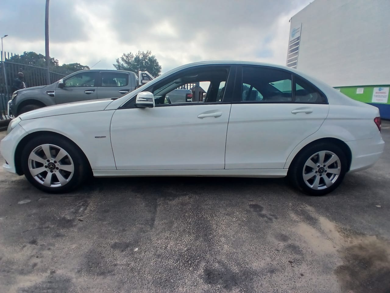 
								2012 Mercedes Benz C180 full									