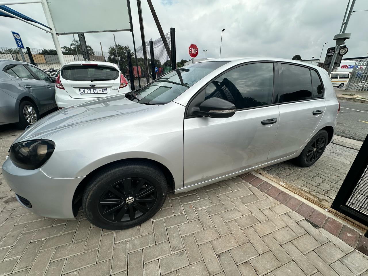 
								2012 Golf 6 1.6 full									