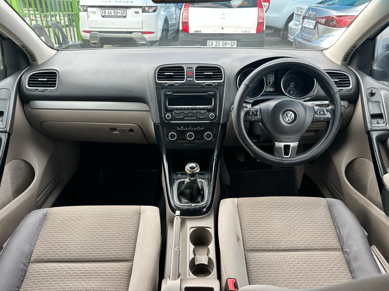 
								2012 Golf 6 1.6 full									