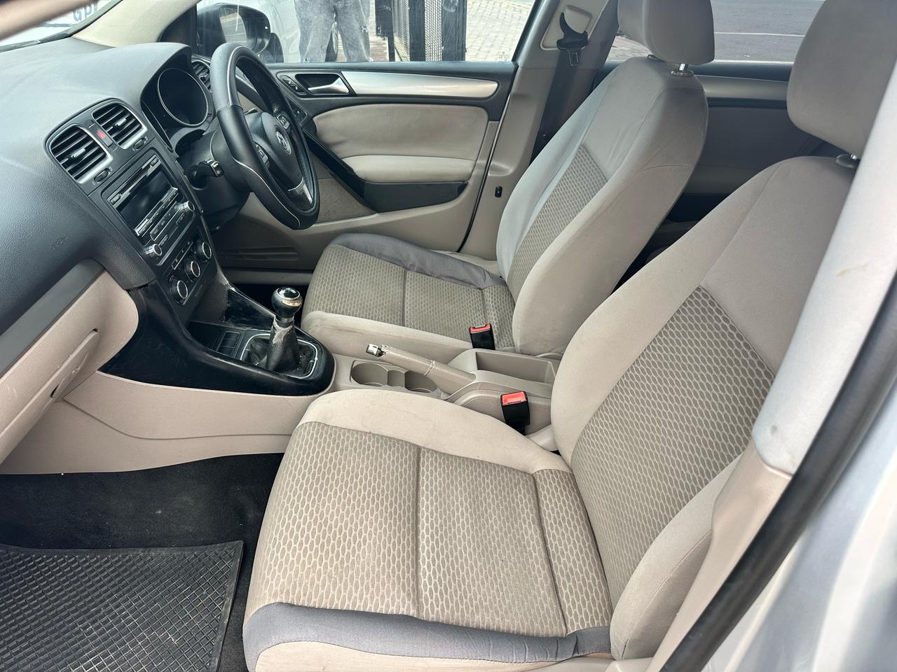 
								2012 Golf 6 1.6 full									