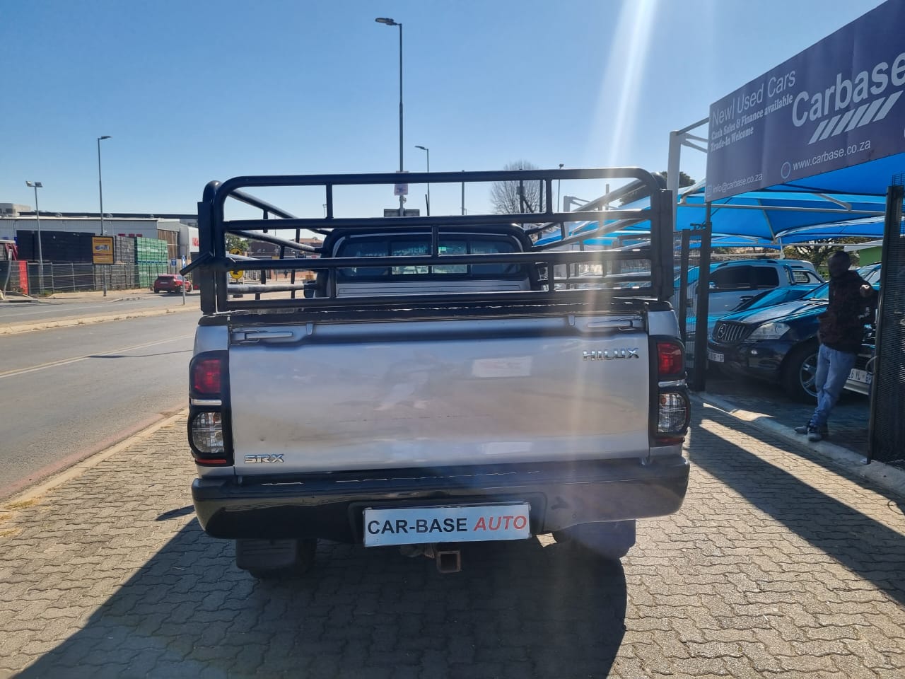 
								2015 Toyota Hilux 2.5 D-4D Single Cab for Sale – Manual Diesel full									