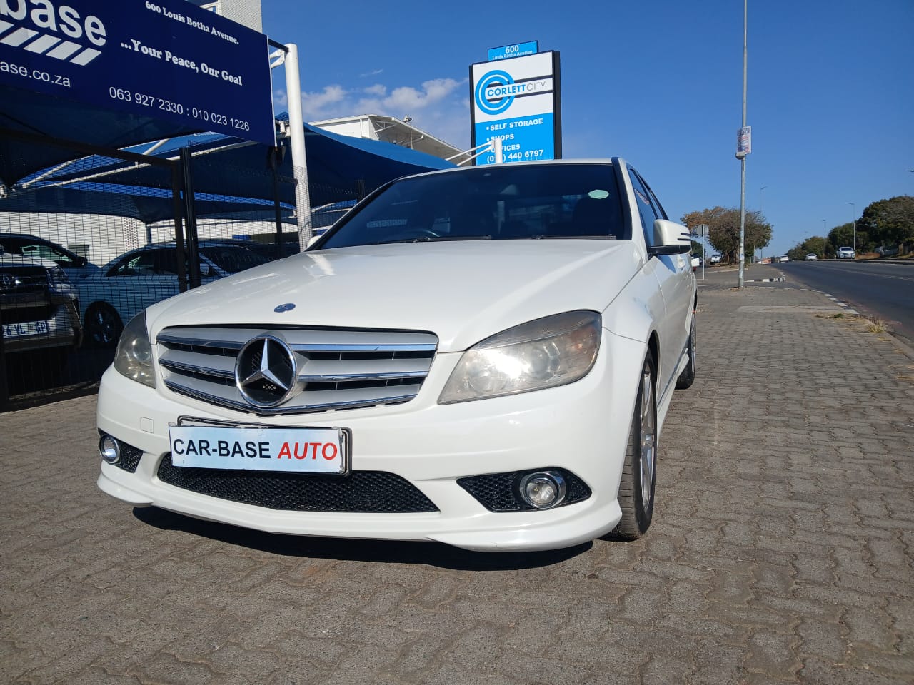 
								2011 Mercedes-Benz C200 CGI BlueEFFICIENCY Automatic for Sale – Sunroof | Petrol full									
