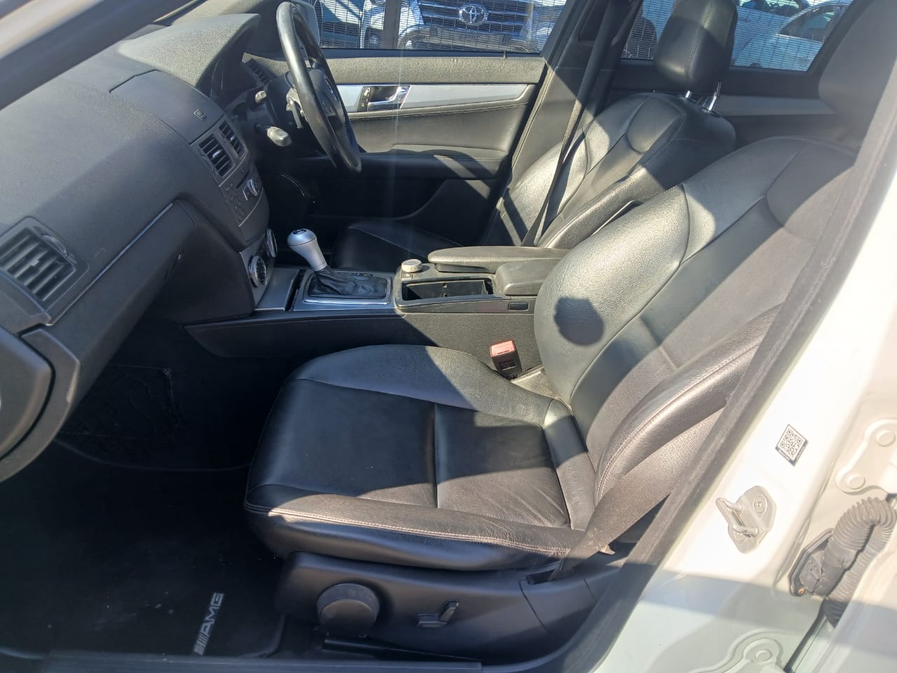 
								2011 Mercedes-Benz C200 CGI BlueEFFICIENCY Automatic for Sale – Sunroof | Petrol full									